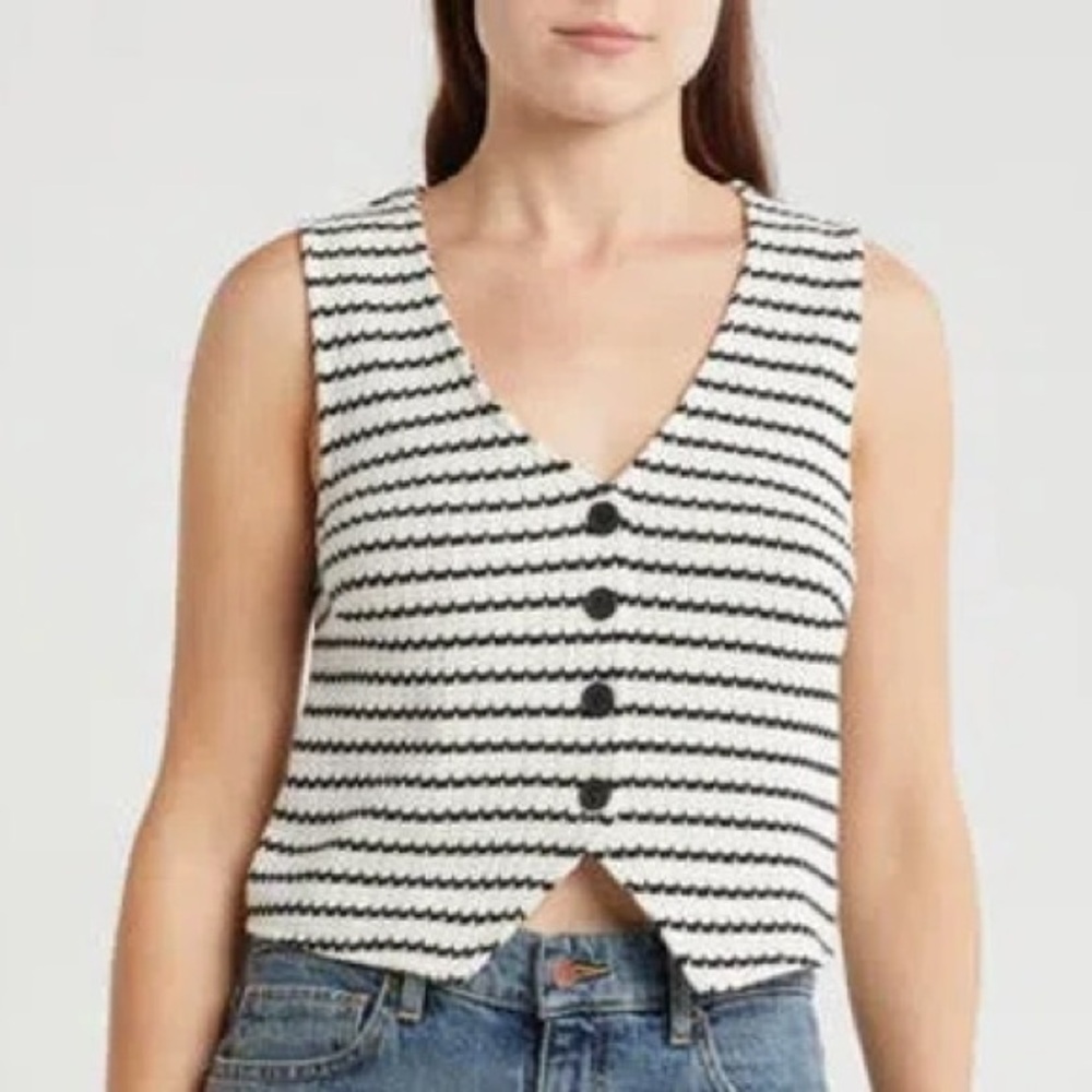 Vigoss Black and White Striped Crop Top - Picture 3 of 5